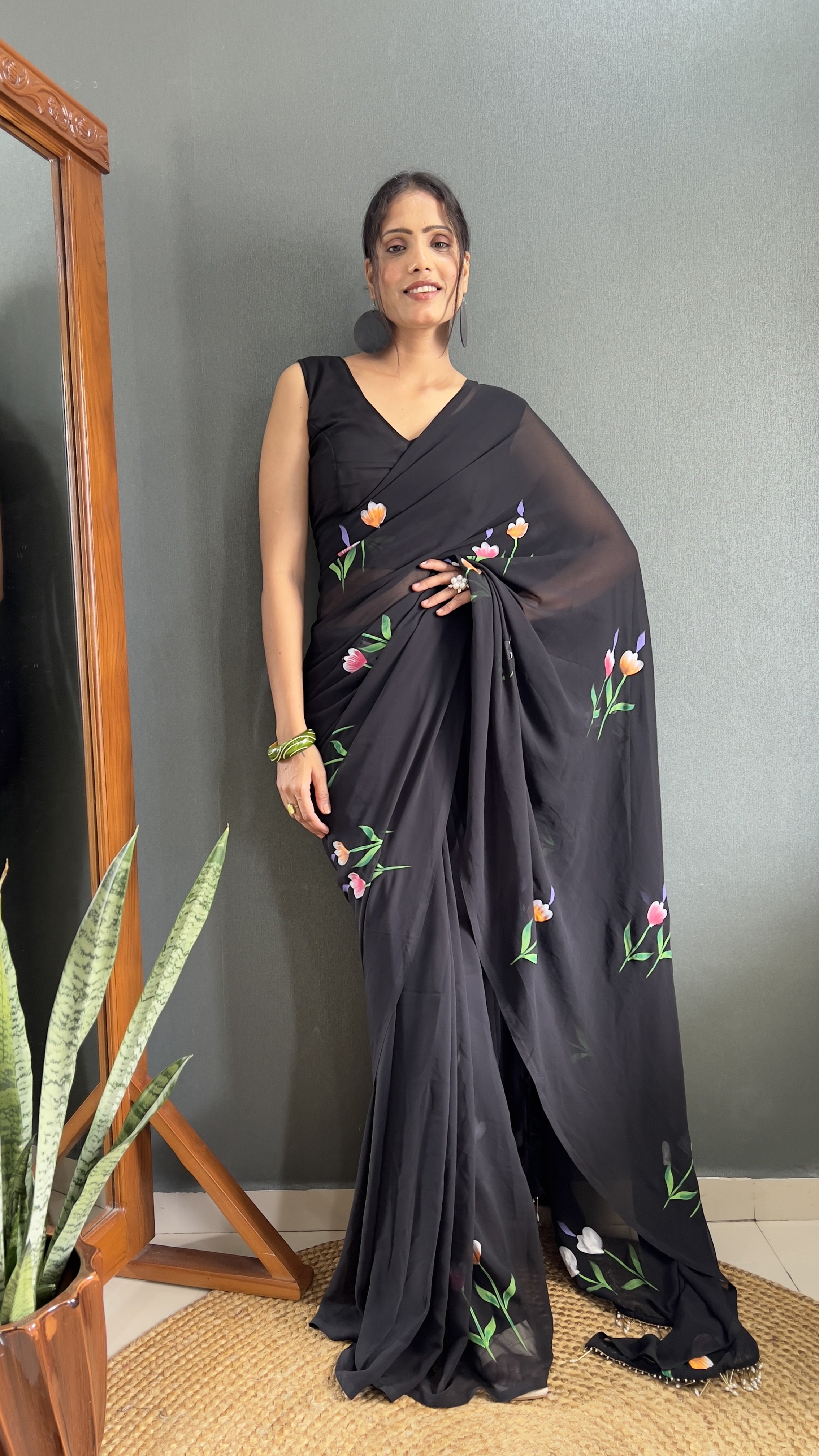 Hand-Painted 1 min Ready-to-Wear Saree